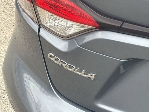 Used 2020 Toyota Corolla LE image 17