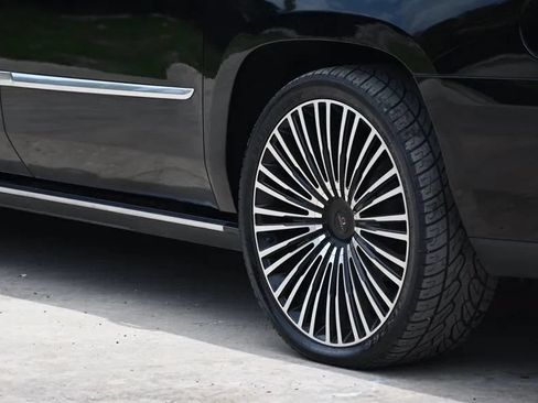 Used 2016 Cadillac Escalade ESV Premium RWD image 14