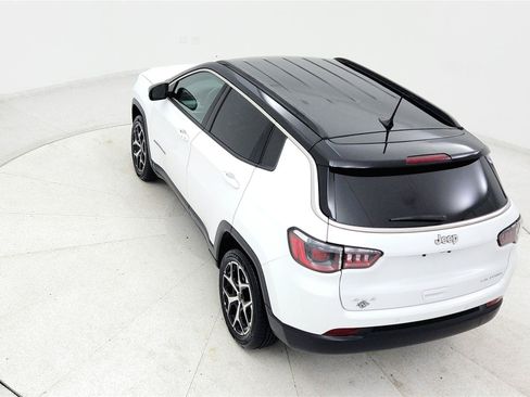 Used 2025 Jeep Compass Limited AWD/4WD image 38
