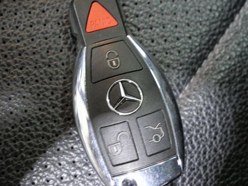 Used 2019 Mercedes-Benz GLC 300 4MATIC image 30