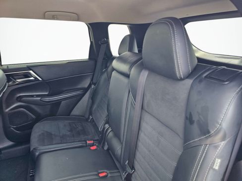 Used 2024 Mitsubishi Outlander SE Black Edition AWD/4WD image 32