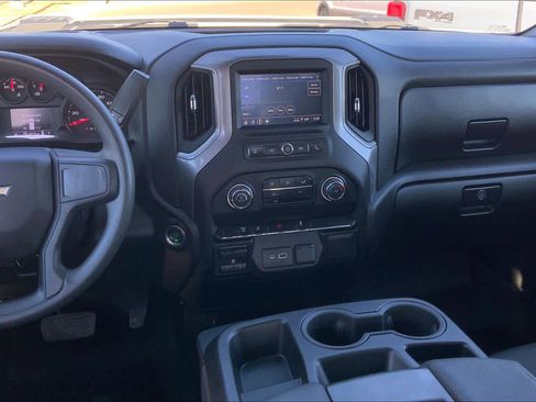 Used 2025 Chevrolet Silverado 2500 W/T image 7