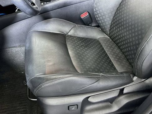 Used 2019 Toyota C-HR Limited FWD image 19