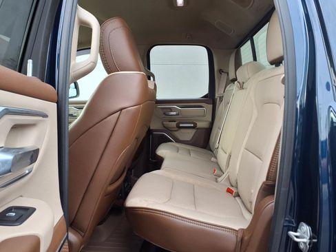 Used 2019 RAM 1500 Laramie RWD image 12