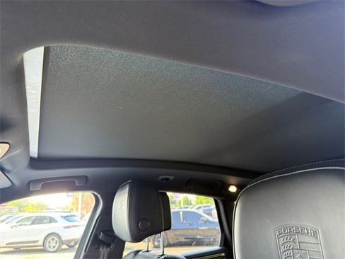 Used 2023 Porsche Macan image 13