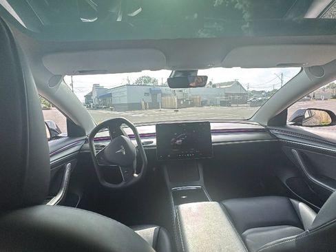 Used 2022 Tesla Model 3 Long Range AWD/4WD image 11