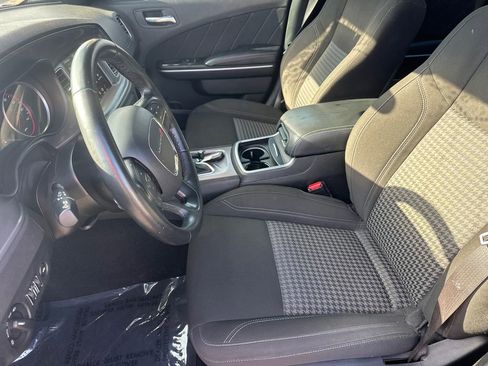 Used 2023 Dodge Charger SXT image 9