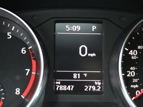 Used 2018 Volkswagen Passat 2.0T R-Line FWD image 19
