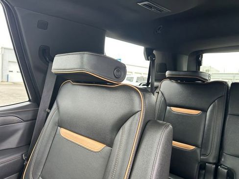 Used 2021 GMC Yukon AT4 w/ LPO, Illumination Package AWD/4WD image 17