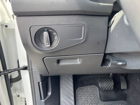 Used 2024 Volkswagen Tiguan SE AWD/4WD image 29