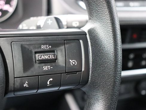 Used 2024 Nissan Rogue S FWD image 28