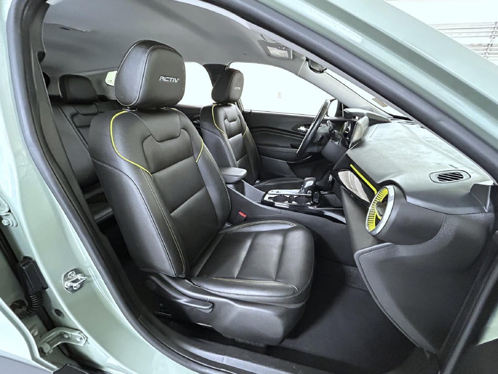 Certified 2025 Chevrolet Trax ACTIV FWD image 16