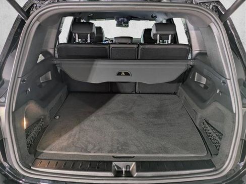 Used 2025 Mercedes-Benz GLB 250 image 6