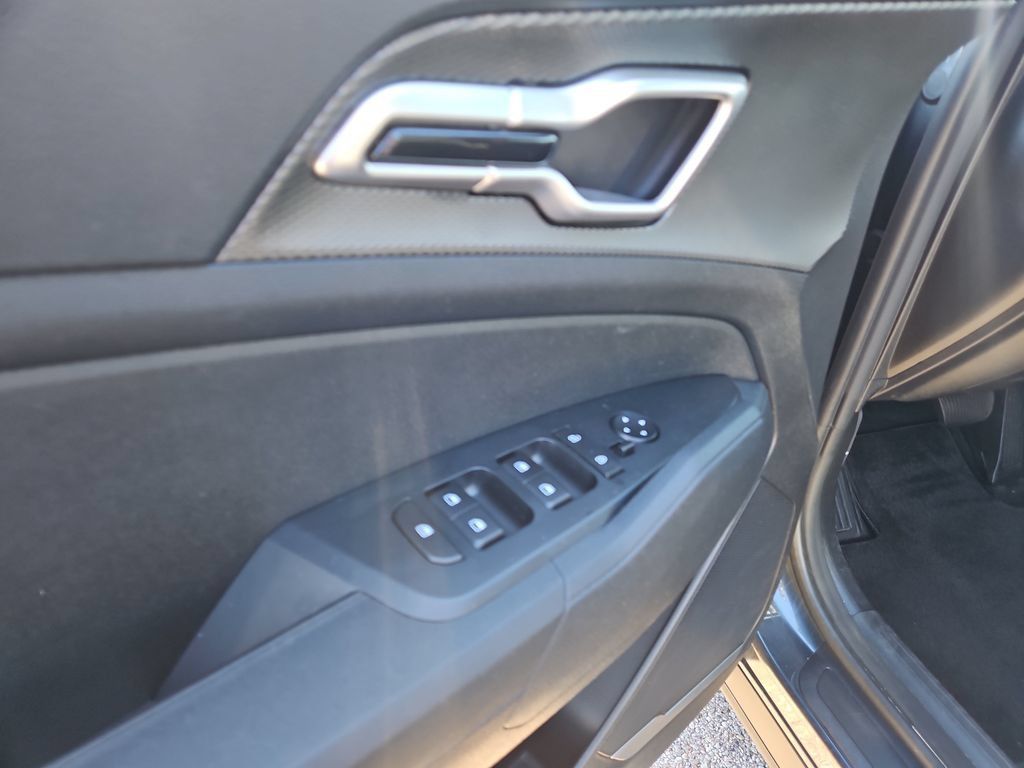 Used 2024 Kia Sportage LX FWD image 19