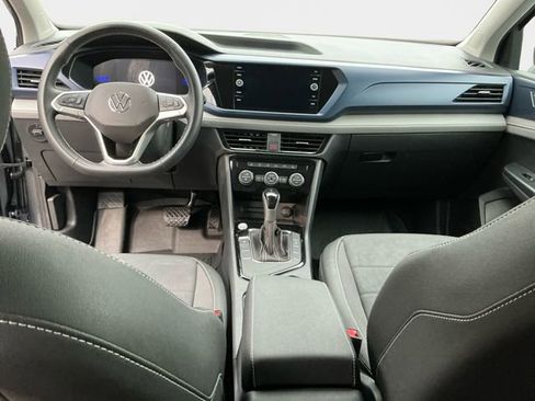 Used 2024 Volkswagen Taos SE image 11