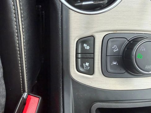 Used 2018 GMC Terrain Denali w/ Comfort Package image 23