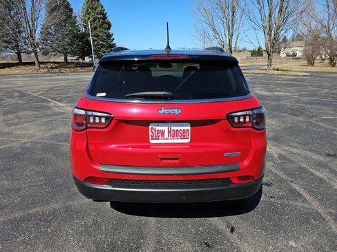 Used 2020 Jeep Compass Latitude image 5