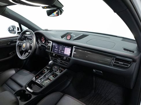 Certified 2026 Porsche Macan GTS AWD/4WD image 40