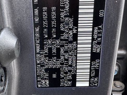 Used 2023 Toyota Highlander LE image 39