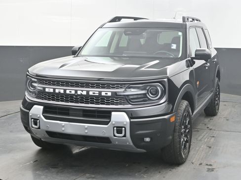 Used 2025 Ford Bronco Sport Badlands AWD/4WD image 4