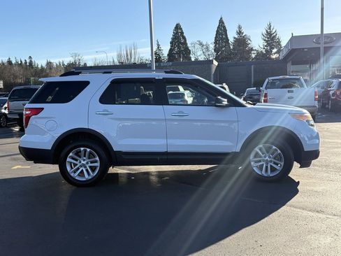 Used 2013 Ford Explorer XLT image 4