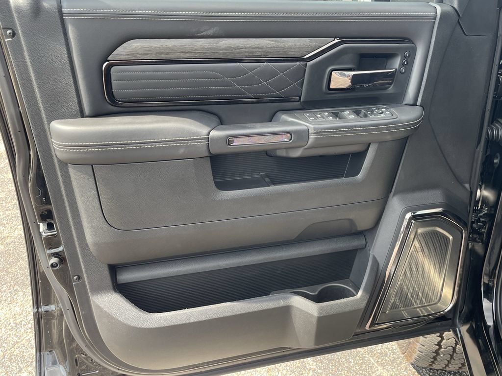 New 2025 RAM 2500 Limited AWD/4WD image 10
