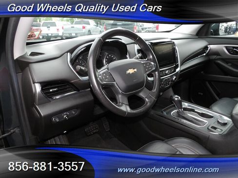 Used 2019 Chevrolet Traverse LT w/ LT Premium Package AWD/4WD image 12