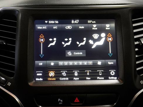 Used 2020 Jeep Cherokee Trailhawk image 19