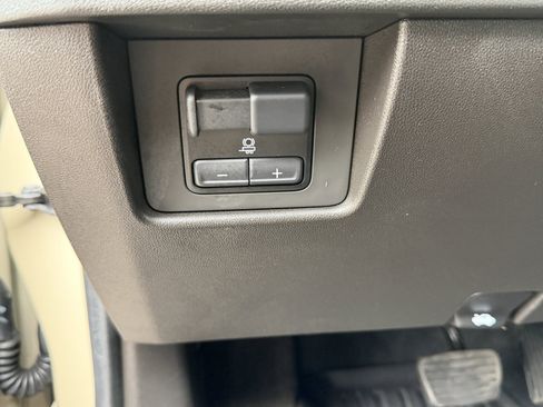 Used 2023 GMC Canyon AT4 w/ AT4 Premium Package image 34