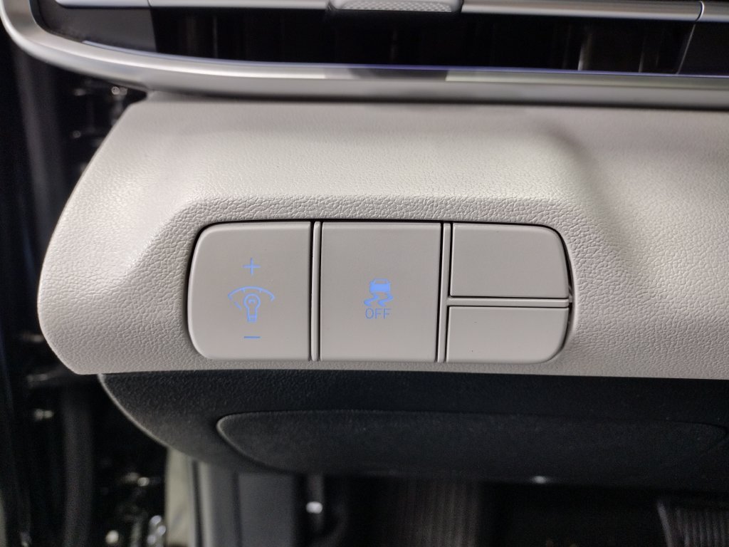 Certified 2024 Hyundai Elantra Limited FWD image 25