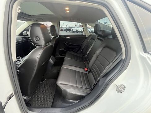 Used 2024 Volkswagen Jetta SE image 9