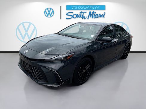 Used 2026 Toyota Camry SE FWD image 3
