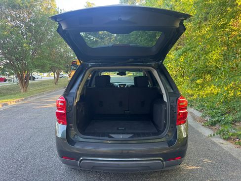 Used 2017 Chevrolet Equinox LT w/ Convenience Package FWD image 7