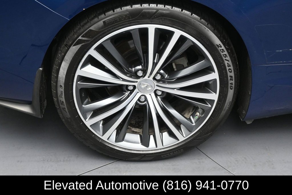 Used 2018 INFINITI Q60 3.0t Luxe w/ Sensory Package 3.0T Luxe AWD/4WD image 5