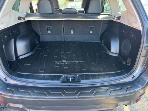 Used 2019 Subaru Forester Premium AWD/4WD image 28