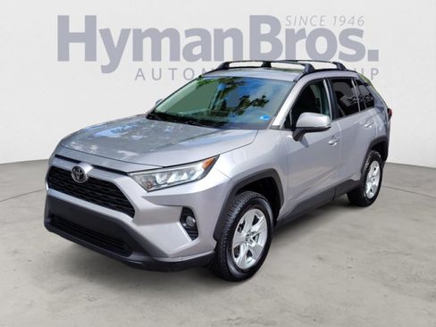 Used 2019 Toyota RAV4 XLE AWD/4WD image 7