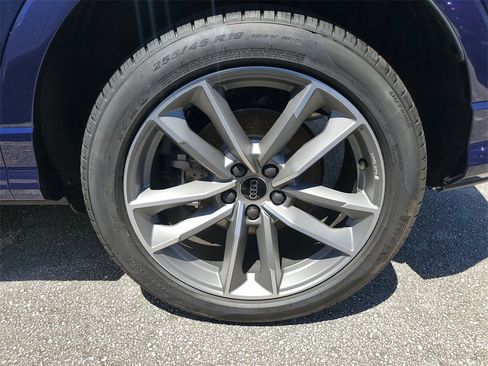 New 2025 Audi Q3 2.0T Premium image 30