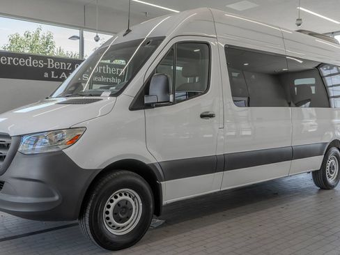 Used 2025 Mercedes-Benz Sprinter 2500 image 3