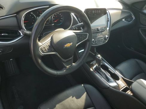 Used 2018 Chevrolet Malibu Premier w/ Premier Sport Package FWD image 18