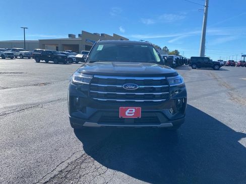 New 2025 Ford Explorer Active w/ Active Comfort Package image 2