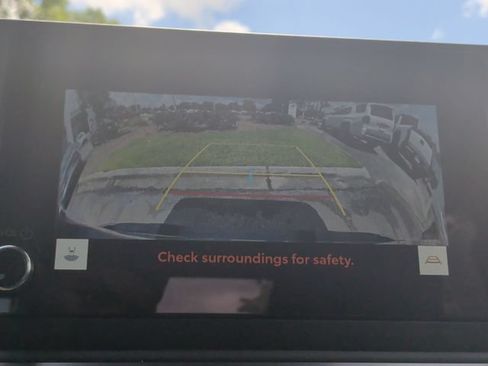 Used 2025 Toyota Tacoma SR5 AWD/4WD image 25