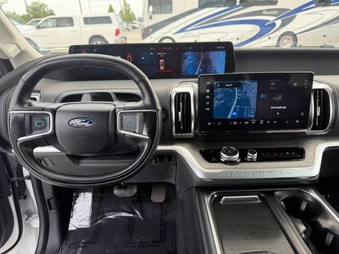 Used 2025 Ford Expedition Max Platinum AWD/4WD image 38