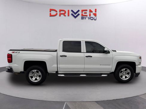 Used 2018 Chevrolet Silverado 1500 LT w/ All Star Edition AWD/4WD image 3
