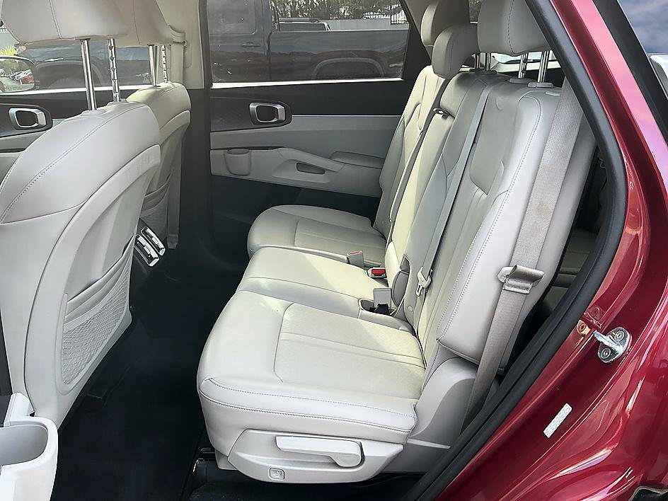 Used 2022 Kia Sorento S FWD image 24