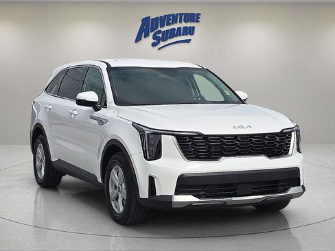 Used 2025 Kia Sorento LX FWD image 1