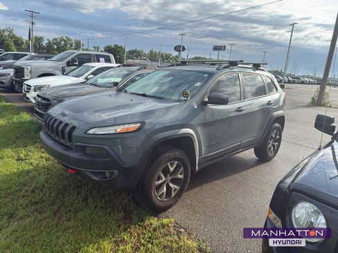 Used 2014 Jeep Cherokee Trailhawk w/ Technology Group AWD/4WD image 1