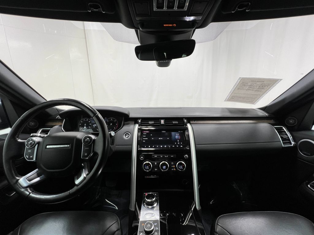 Used 2018 Land Rover Discovery HSE AWD/4WD image 22
