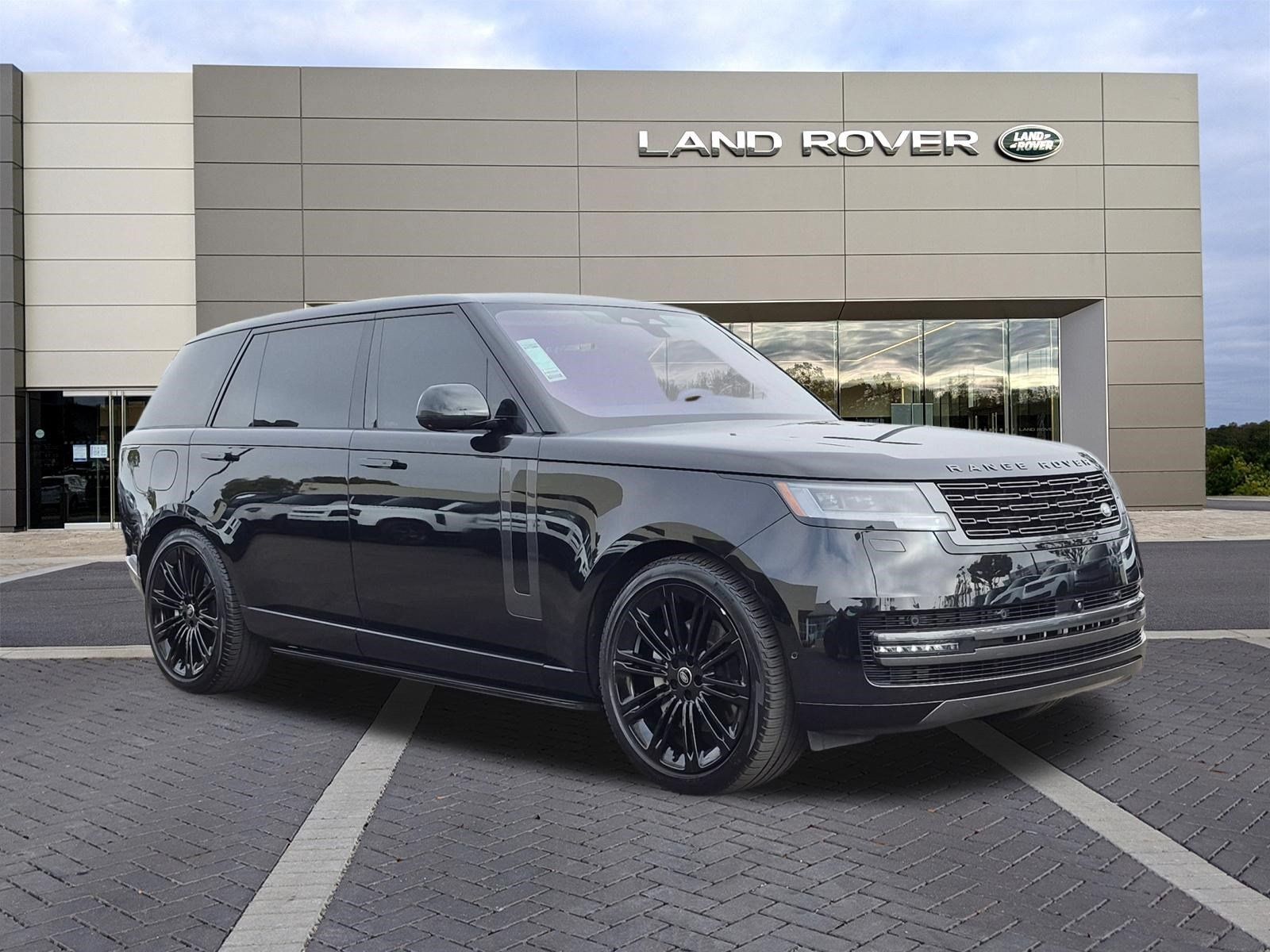 Used 2023 Land Rover Range Rover Long Wheelbase SE AWD/4WD image 3