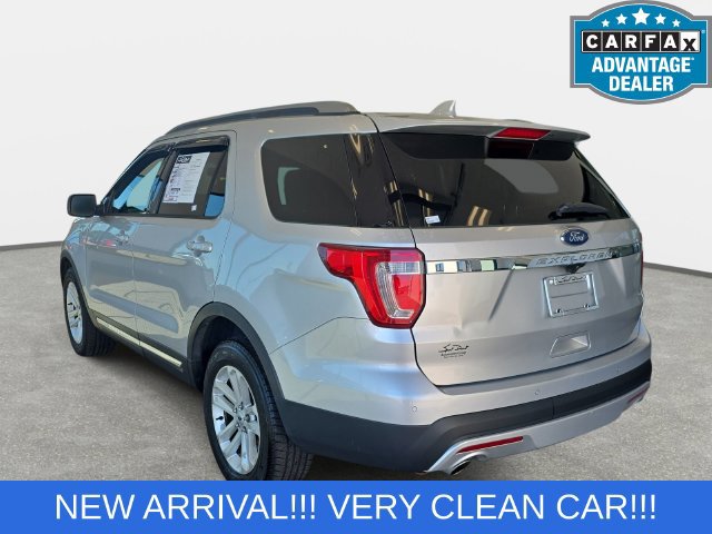 Used 2017 Ford Explorer XLT w/ Equipment Group 202A FWD image 8