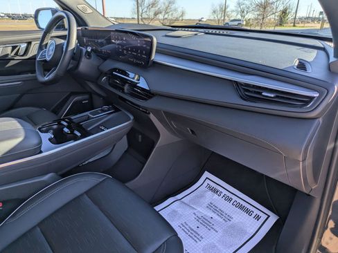 Used 2025 Buick Enclave Sport Touring image 28